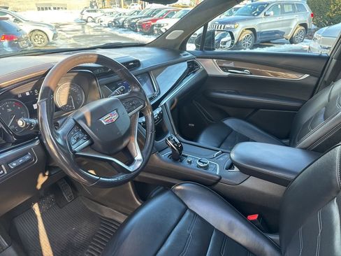 Used 2020 Cadillac XT6 Premium Luxury image 12