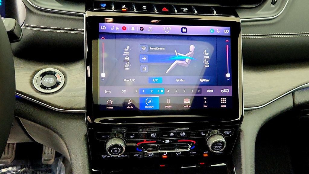 Used 2023 Jeep Grand Cherokee Overland AWD/4WD image 19