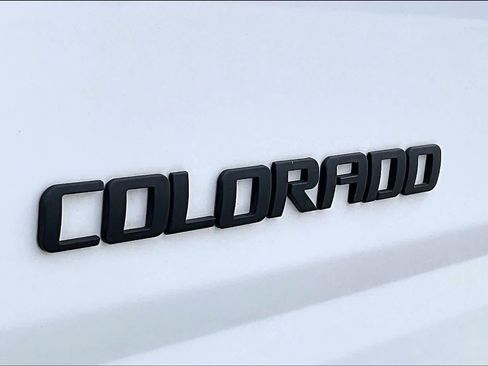 Used 2018 Chevrolet Colorado ZR2 image 9