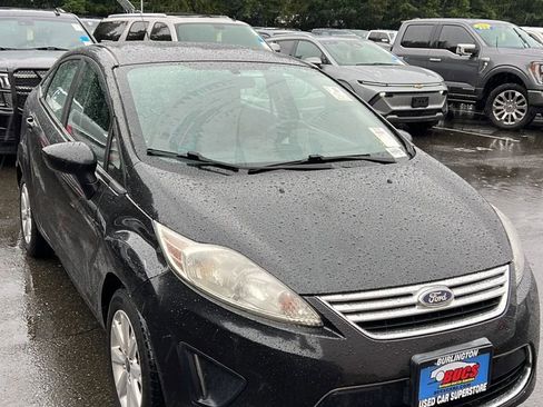 Used 2011 Ford Fiesta SE w/ 203A Rapid Spec Order Code image 3