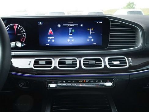 Used 2024 Mercedes-Benz GLE 450e 4MATIC image 19