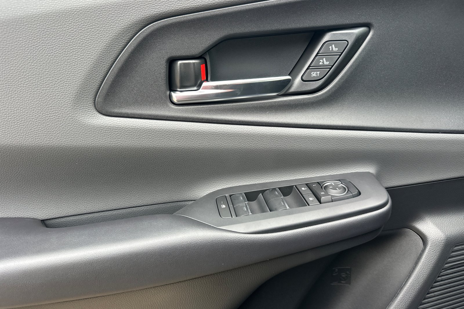 New 2027 Toyota Prius Limited AWD/4WD image 11