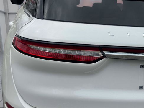 Used 2022 Lincoln Corsair AWD w/ Premium Package image 9