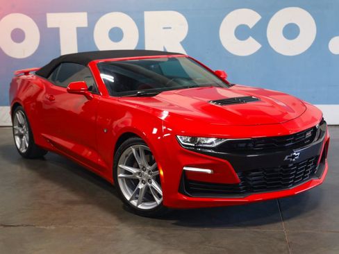 Used 2019 Chevrolet Camaro SS RWD image 34