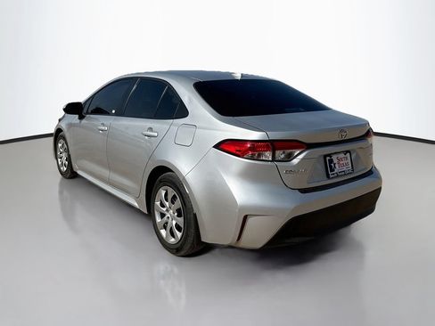 Used 2025 Toyota Corolla LE FWD image 5