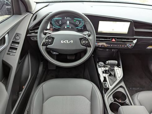 New 2026 Kia Niro EX FWD image 13