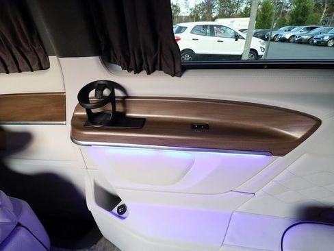 Used 2022 Mercedes-Benz Metris Passenger image 65