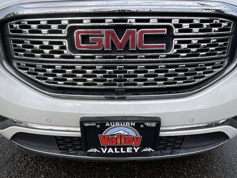 Used 2018 GMC Acadia Denali w/ Technology Package image 32