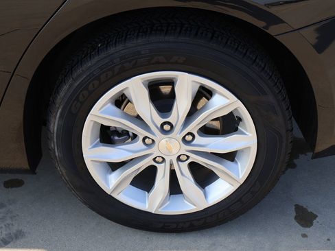 Used 2025 Chevrolet Malibu LT image 11