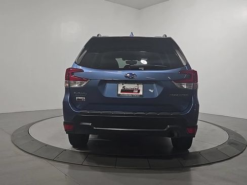 Used 2020 Subaru Forester Premium AWD/4WD image 4