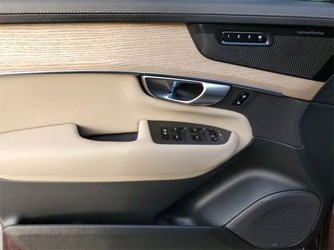 Used 2025 Volvo XC90 B6 Ultra w/ Protection Package Premier image 16