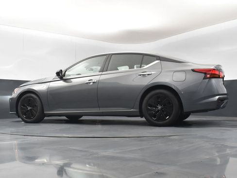 Used 2024 Nissan Altima 2.5 S image 39