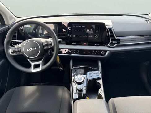 New 2025 Kia Sportage LX image 15