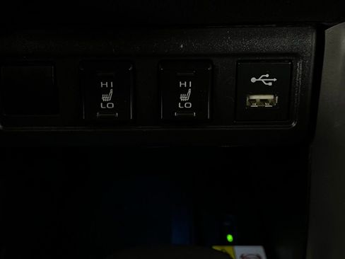 Used 2022 Toyota Corolla Cross XLE w/ Convenience Package image 19