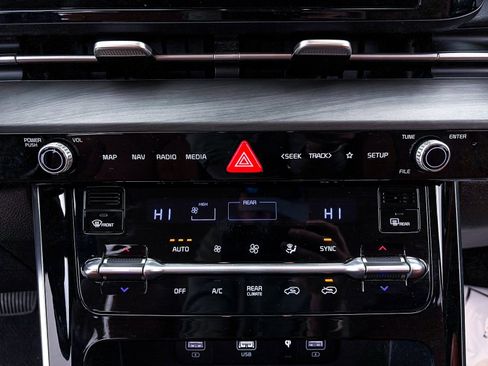 Used 2022 Kia Carnival SX image 25