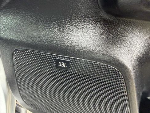 Used 2017 Toyota Tacoma Limited w/ Tow Package image 38