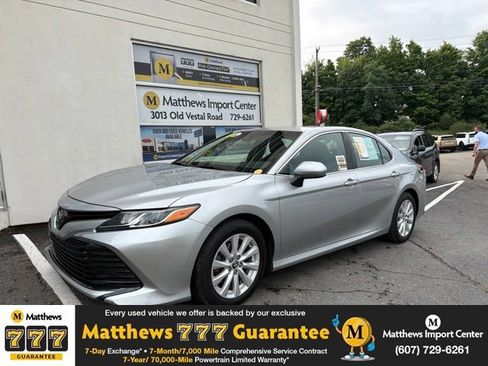 Used 2018 Toyota Camry LE FWD image 1