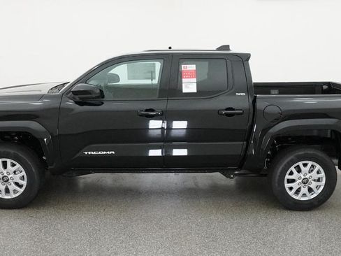 Used 2026 Toyota Tacoma SR5 RWD image 6