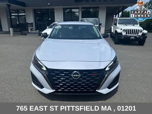 Used 2023 Nissan Altima 2.5 SR AWD/4WD image 2