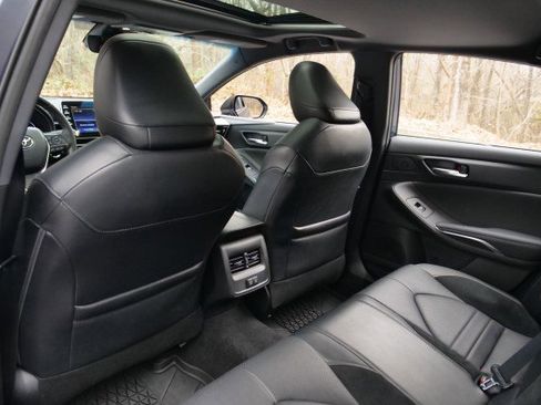 Used 2021 Toyota Avalon XSE image 28