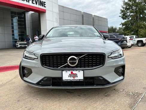 Used 2025 Volvo S60 B5 Core AWD/4WD image 3