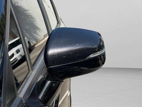 Used 2025 Kia Carnival FWD image 50