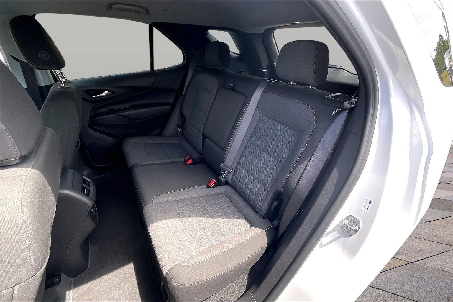 Used 2024 Chevrolet Equinox LT FWD image 28