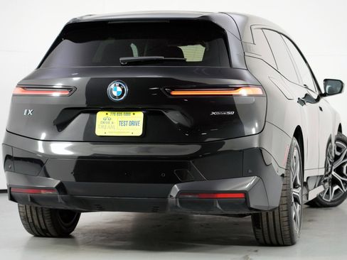 Used 2022 BMW iX xDrive50 w/ Premium Package image 5