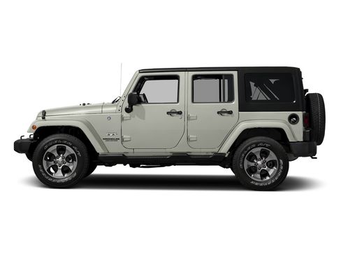 Used 2016 Jeep Wrangler Unlimited Sahara w/ Connectivity Group AWD/4WD image 18