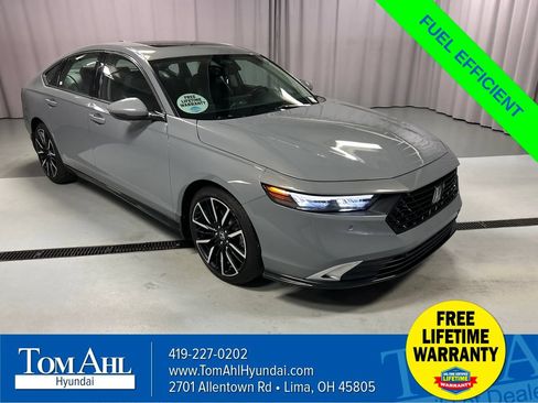 Used 2023 Honda Accord Touring image 1