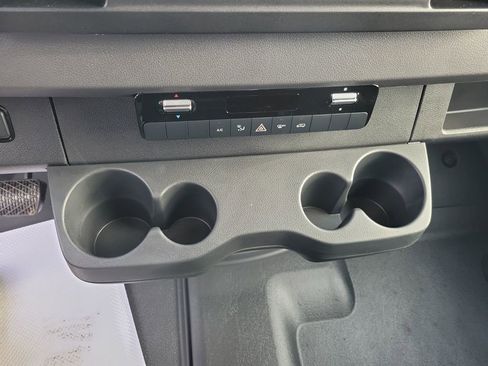 Used 2025 Mercedes-Benz Sprinter 2500 image 42