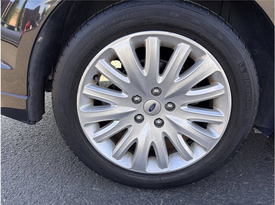 Used 2012 Ford Fusion Hybrid FWD image 20