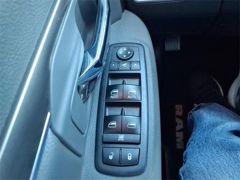 Used 2018 RAM 1500 Lone Star image 22