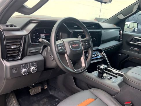Used 2024 GMC Sierra 1500 AT4 w/ Technology Package AWD/4WD image 2