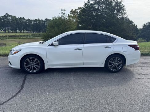 Used 2018 Nissan Altima 2.5 SR w/ SR Special Edition FWD image 6