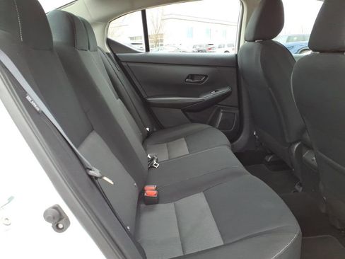 Certified 2025 Nissan Sentra SV FWD image 6
