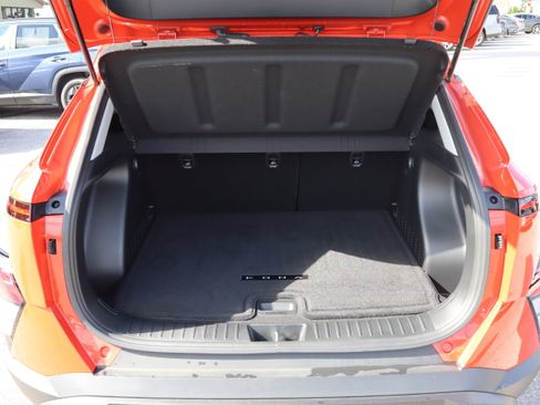 Certified 2025 Hyundai Kona SEL AWD/4WD image 5