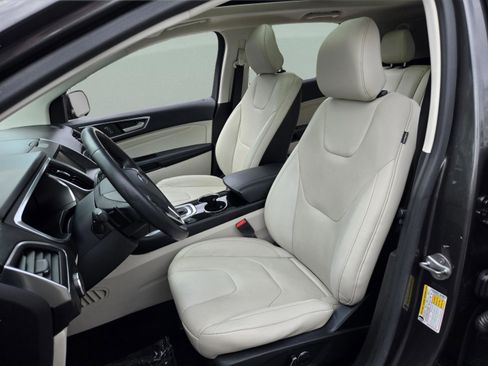 Used 2015 Ford Edge Titanium w/ Equipment Group 301A FWD image 16