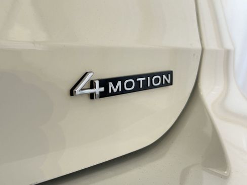 New 2026 Volkswagen Taos SE image 36