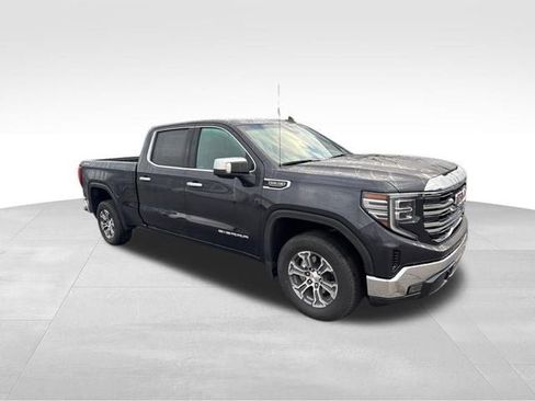 Used 2023 GMC Sierra 1500 SLT AWD/4WD image 3