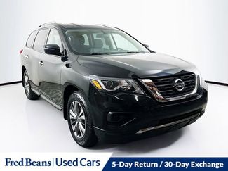 Used 2019 Nissan Pathfinder S video 1