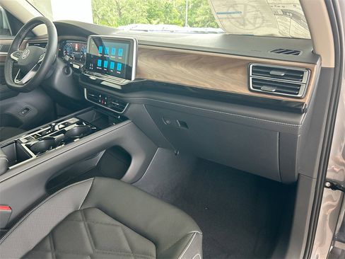 New 2026 Volkswagen Atlas SE image 37