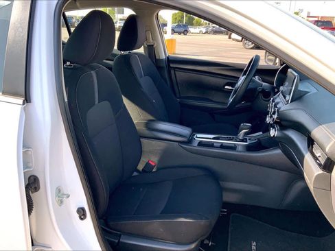 Used 2024 Nissan Sentra SV image 9