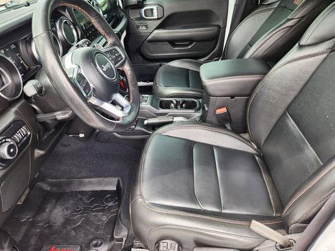 Used 2022 Jeep Wrangler Unlimited Rubicon w/ Xtreme Recon 35" Tire Package AWD/4WD image 14