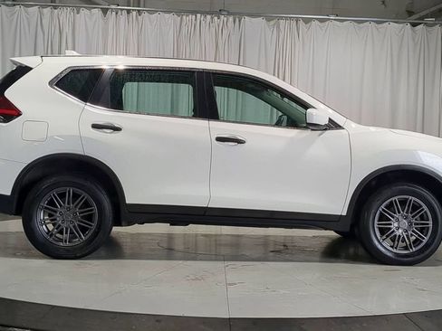 Used 2017 Nissan Rogue S AWD/4WD image 11