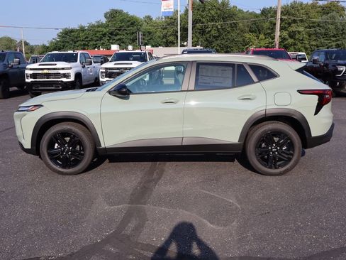 New 2026 Chevrolet Trax ACTIV w/ Sunroof Package FWD image 24