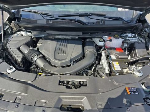 Used 2025 Chevrolet Traverse LT w/ LPO, Floor Liner Package FWD image 29