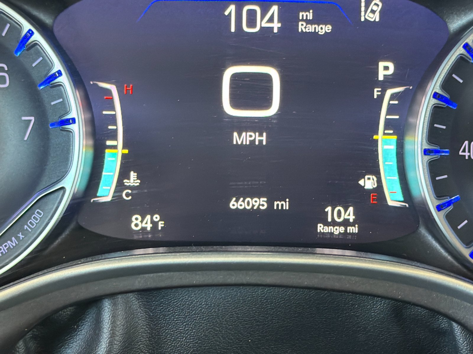 Used 2024 Chrysler Pacifica Touring-L FWD image 31