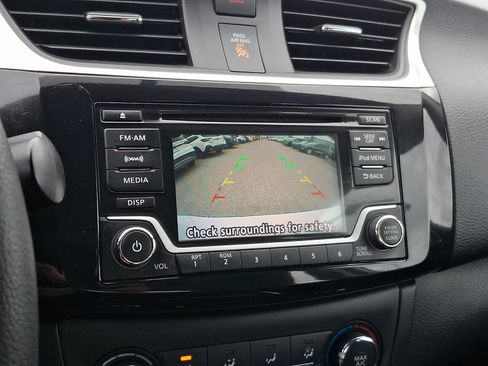 Used 2017 Nissan Sentra SV FWD image 17