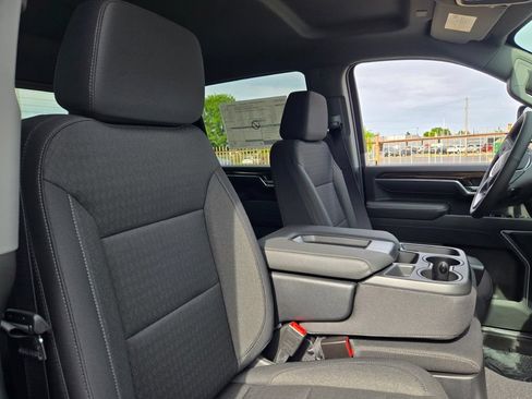 New 2026 GMC Sierra 2500 SLE w/ SLE Value Package; AWD/4WD image 15